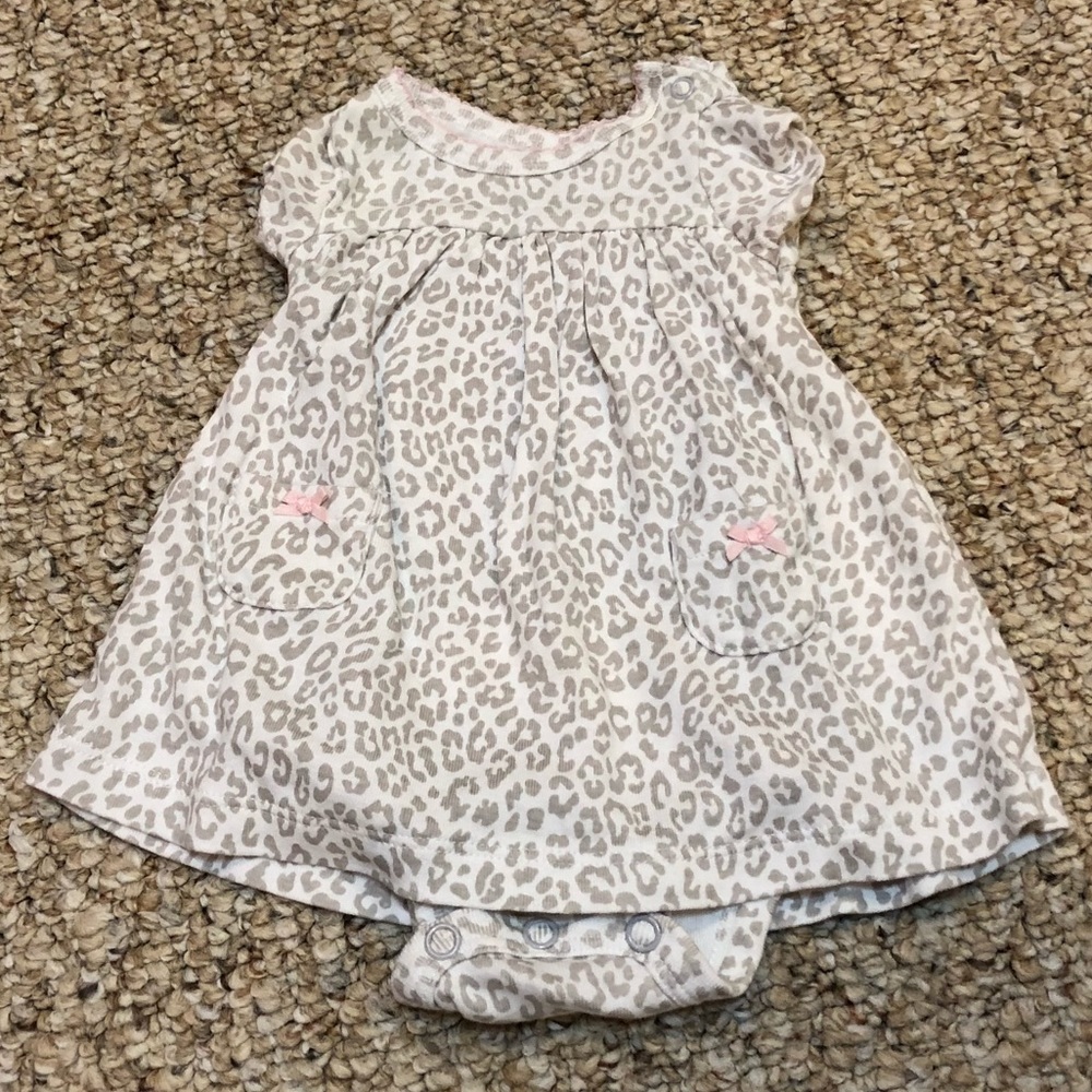 Carter’s newborn body suit
